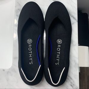 Size 8 Black Rothy’s- Great Condition